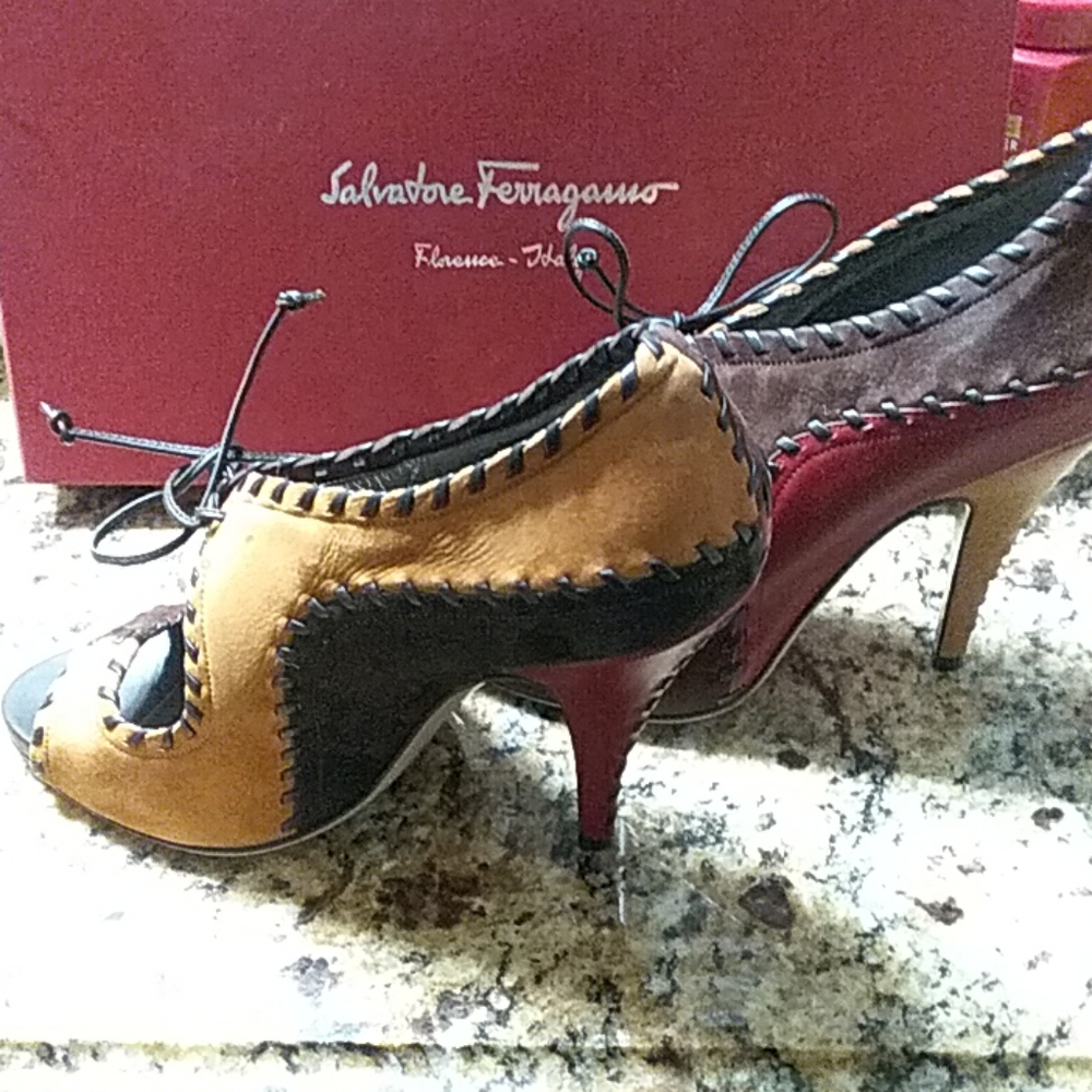 Shoes - Picture 2 of 4